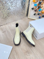ANKLE BOOTS IN WHITE PATENT CALFSKIN