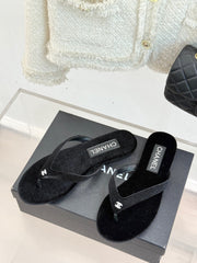THONG SANDALS IN BLACK VELVET EMBOSSED CRYSTAL