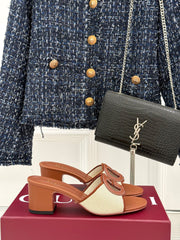 MID-HEEL MULE IN BROWN CALFSKIN AND CREAM WHITE FABRIC