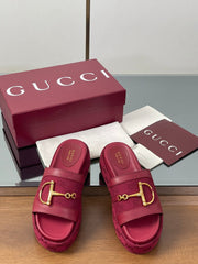 HIGH 5.5 CM WEDGE SANDALS IN RED CALFSKIN AND FABRIC