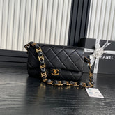 MEDIUM FLAP BAG 26 IN BLACK CALFSKIN GOLD DOUBLE C THICK CHAIN