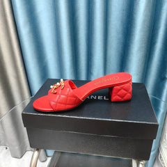 MULE SLIDE SANDAL IN CHERRY RED LAMBSKIN