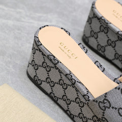 HIGH WEDGE PLATFORM WITH DOUBLE G IN GRAY CANVAS