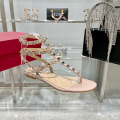 ROCKSTUD THONG SANDAL WITH STRAPS IN LIGHT PINK CALFSKIN
