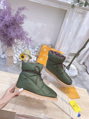 PILLOW COMFORT ANKLE BOOTS IN ARMY GREEN NYLON