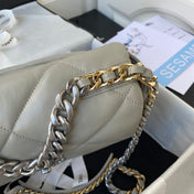CC MEDIUM 26 FLAP BAG IN LIGHT GREY LAMBSKIN