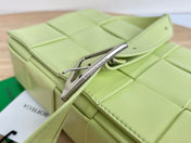 SMALL CASSETTE 23 IN PINE GLADE CALFSKIN