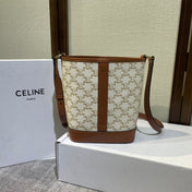 BUCKET 30 IN WHITE TRIOMPHE CANVAS AND RED BROWN CALFSKIN TRIM