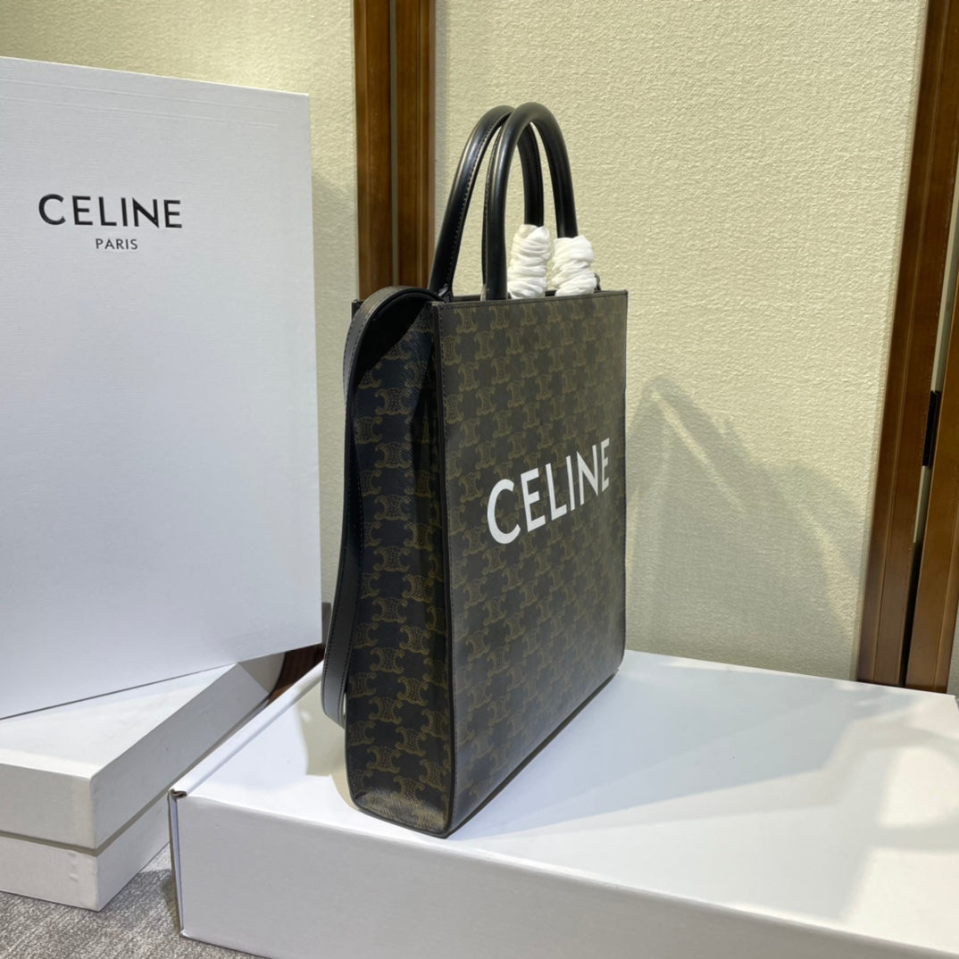 TRIOMPHE  32 BLACK IN PATTERN CALFSKIN