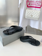 THONG SANDALS IN BLACK RUBBER