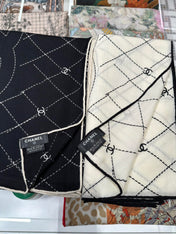 CHANEL 25S SCARF 140 IN SILK WOOL 726479