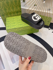 INTERLOCKING G SLIDE SANDAL IN BLACK IMPORTED TPU
