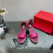 ROCKSTUD WEDGE 85 MM IN DEEP PINK CALFSKIN