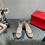 ROCKSTUD WEDGE 85 MM IN SILVER CALFSKIN