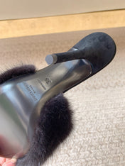 LA 16 HEELED MULES IN BLACK RABBIT FUR AND SMOOTH LAMBSKIN