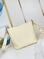 LOCK AND WALK 20 IN CREAM GRAINED CALFSKIN GOLD HARDWARE