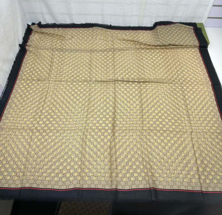 GUCCI 25S SCARF 140 IN CASHMERE 740368