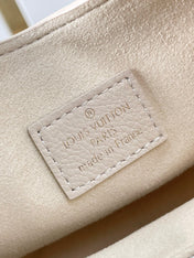 LOW KEY SHOULDER BAG 26 IN QUARTZ GRAINED CALFSKIN GOLD BUCKLE