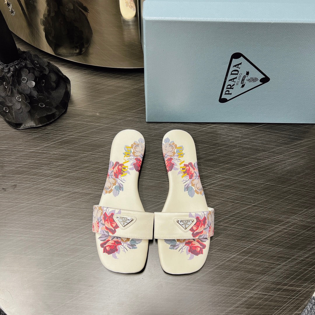 PRA PRINTED SLIDES SLIPPERS WHITE SATIN