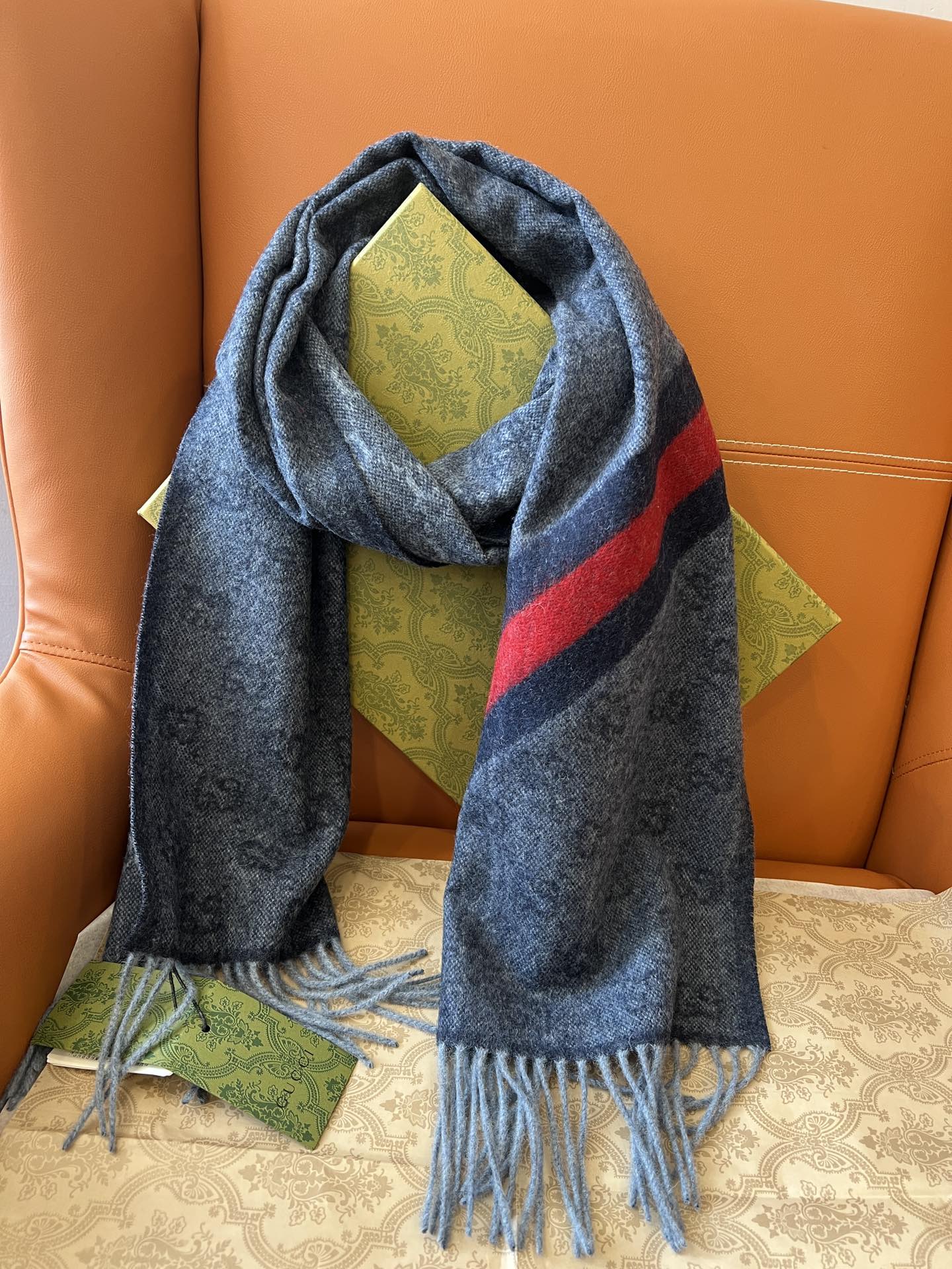 GUCCI 25S SCARF 190 IN WOOL 636372