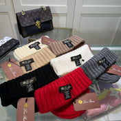 BEANIE HAT IN BLACK WOOL 395841