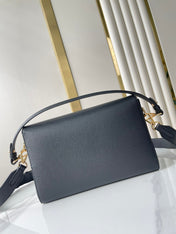 SOFT TWIST 27 IN BLACK CALFSKIN GOLD LOGO
