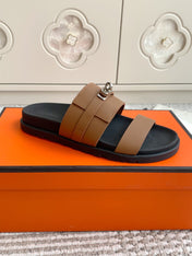 HM 26S KELLY BUCKLE DOUBLE STRAP SANDALS IN BROWN CALFSKIN GOLD HARDWARE