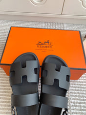 HM 26S CHYPRE SANDAL WITH BACK STRAP IN BLACK CALFSKIN