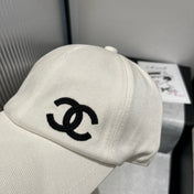 BASEBALL HAT IN WHITE WITH BLACK TRIM 673994