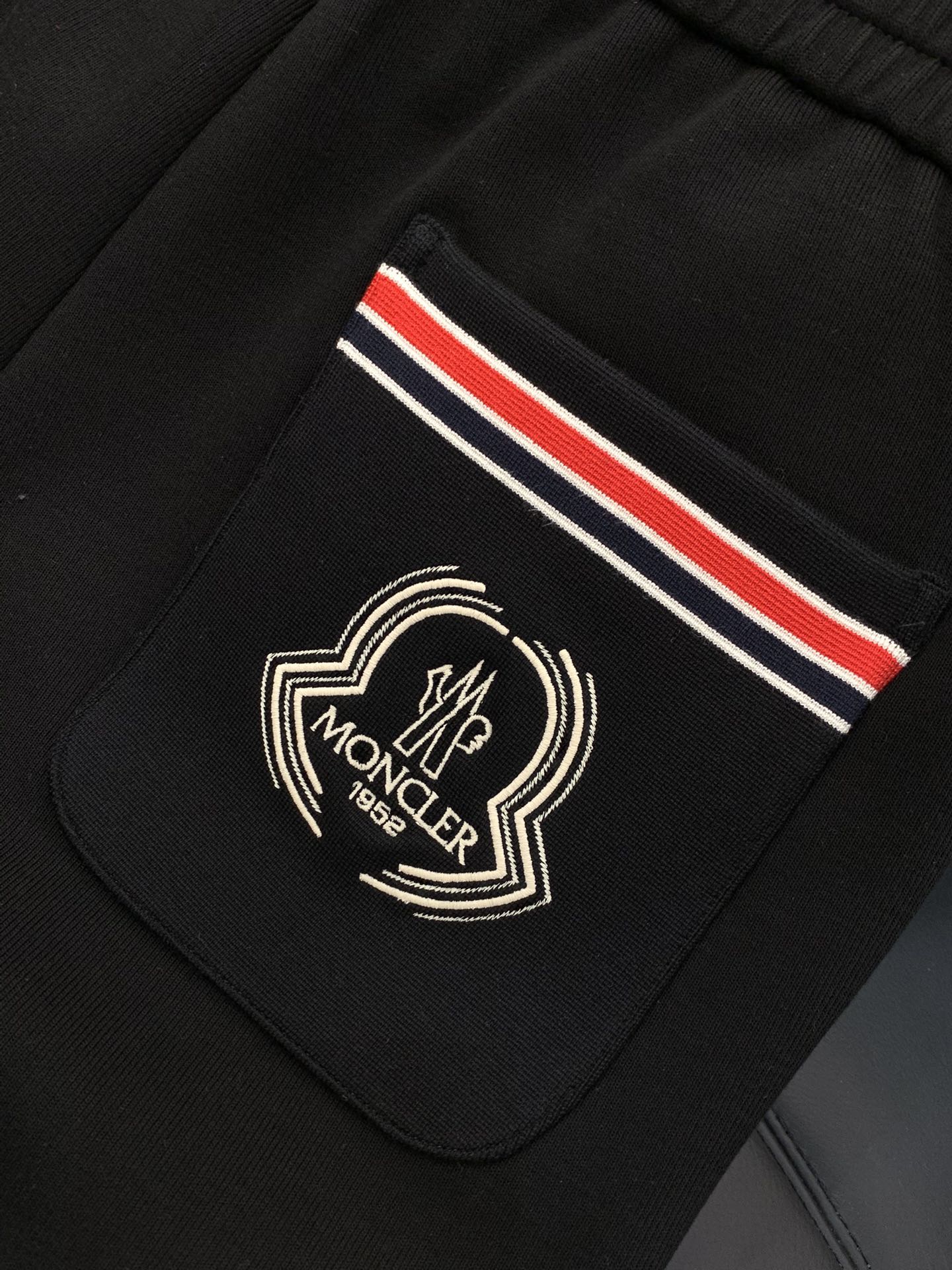 MONCLER 25S PANTS 283