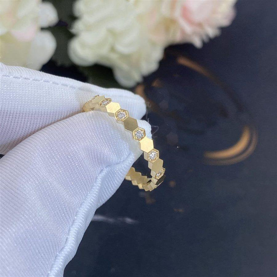 chaumet-bee-my-love-ring-yellow-gold-diamonds-2-5-mm-081932-coral-9-900x900_f3bb4a20-6ac9-4a50-930b-7569c62dd9a4.jpg