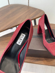 ALAIA 26S SQUARE-TOE HIGH HEELS 95 MM IN RED PONY HAIR