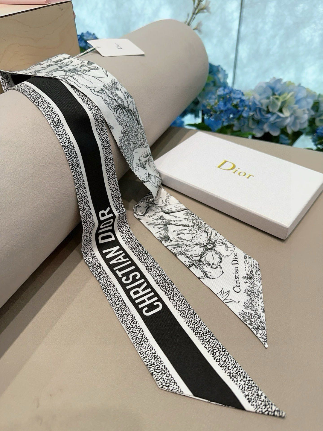DIOR TWILLY 100 CM IN SILK 714372