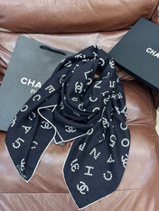 CHANEL 25S SCARF 135 CM IN CASHMERE SILK 943694