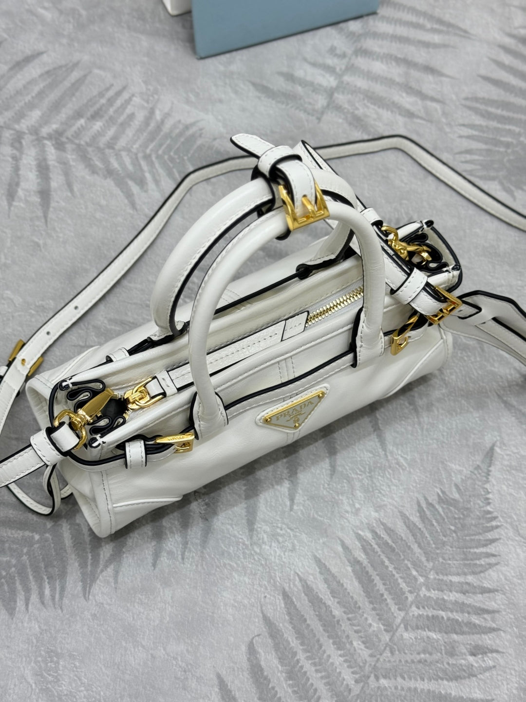 PRADA 25S BONNIE MINI HANDBAG 23 IN WHITE CALFSKIN GOLD HARDWARE