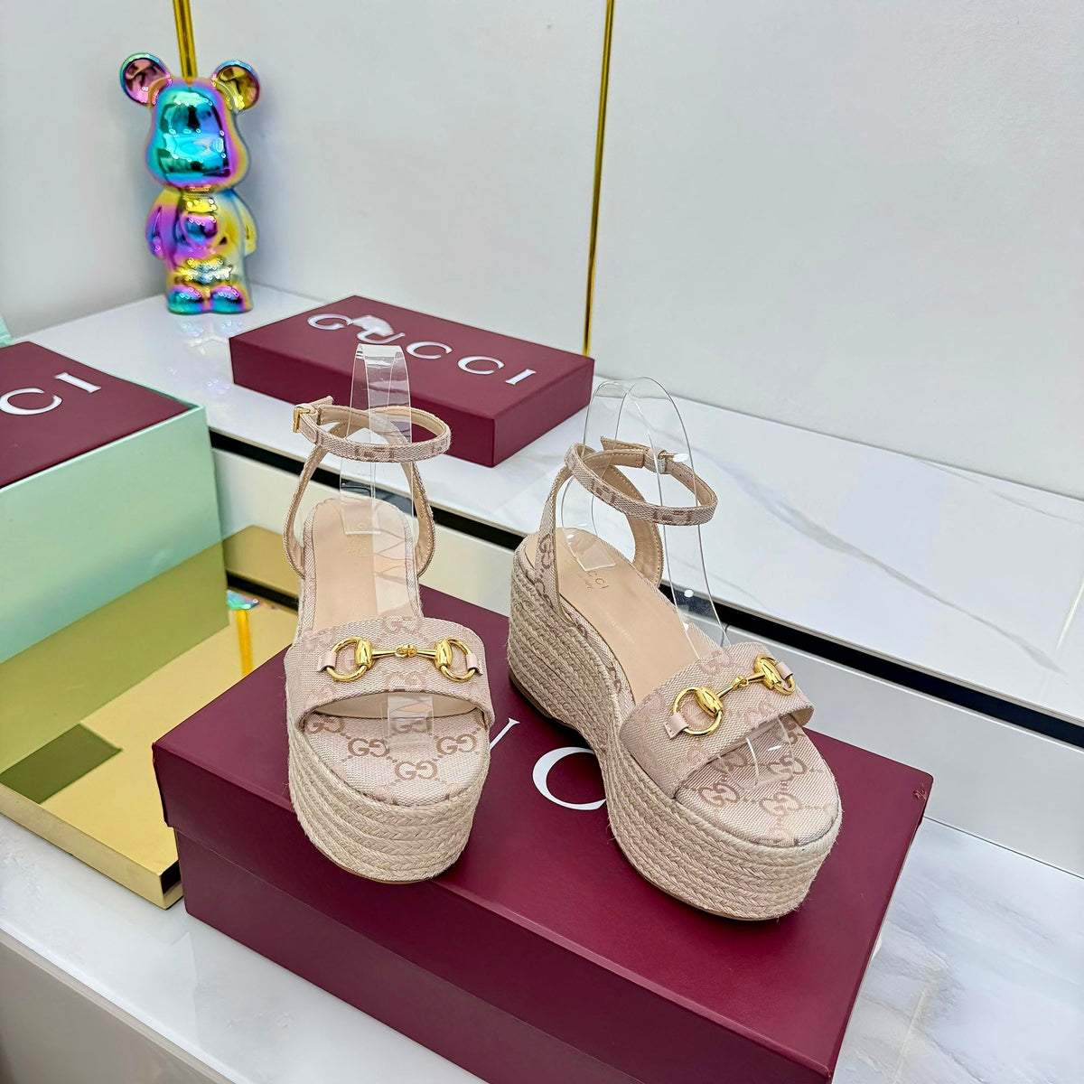 GG HIGH WEDGE SANDALS IN NUDE BEIGE FABRIC AND RAFFIA WITH GOLD HARDWARE