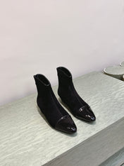 ALAIA 26S ANKLE BOOTS IN BLACK SUEDE AND GLOSSY CALFSKIN