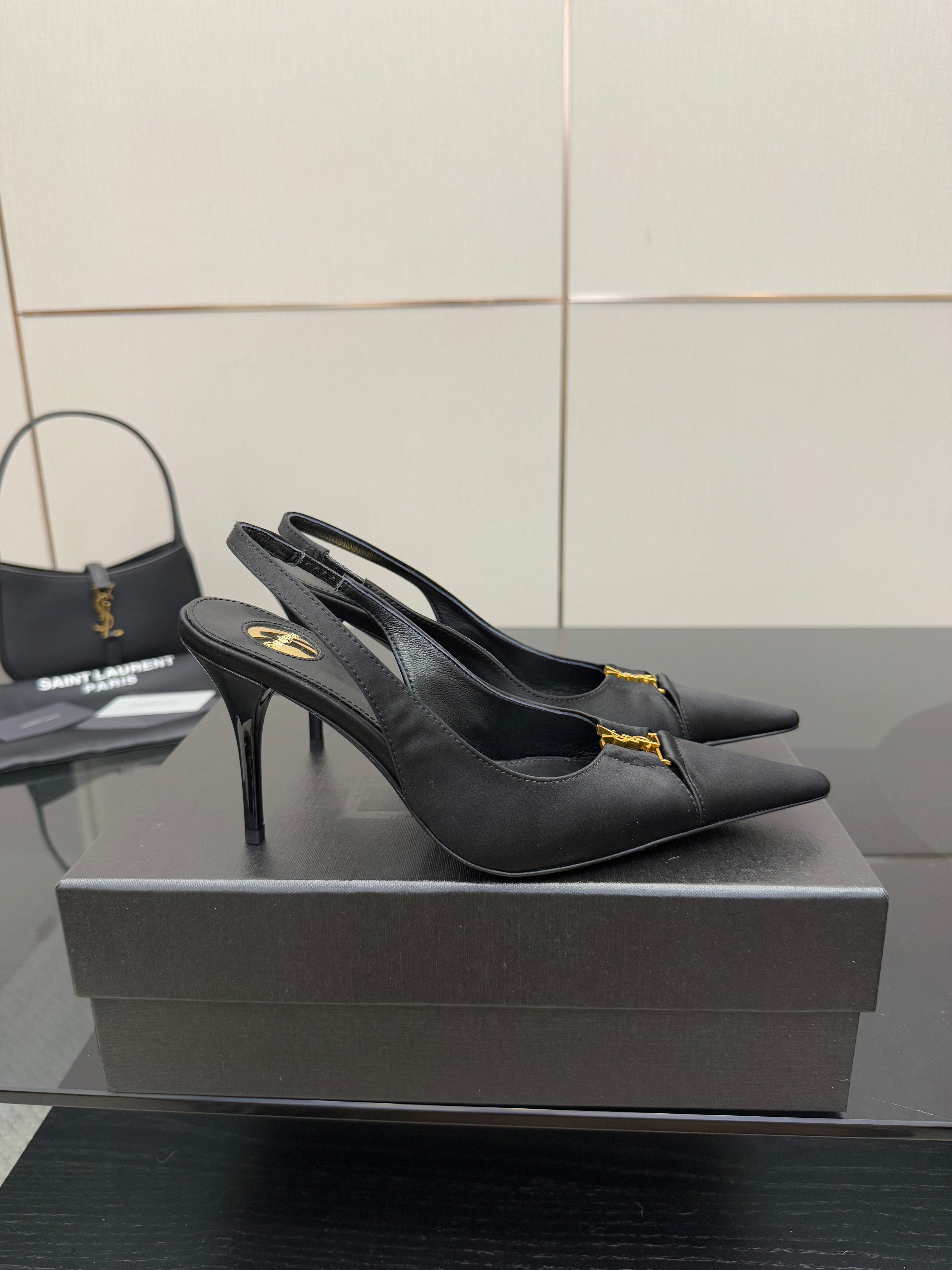YSL 25S SLINGBACK HIGH HEELS 90 MM IN BLACK SATIN WITH GOLD HARDWARE STYLE 18