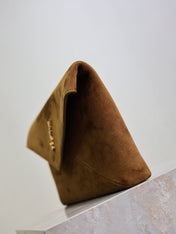YSL 25S CASSANDRE LARGE ENVELOPE POUCH 29 IN BURNT UMBER SUEDE GOLD HARDWARE