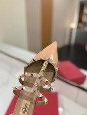 VALENTINO 26S STUDDED FLAT MULES IN BEIGE PINK PATENT CALFSKIN