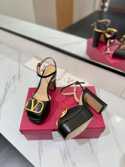 VLTN HIGH SANDAL 25S 115 MM IN BLACK LAMBSKIN WITH GOLD HARDWARE