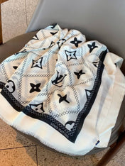 LV SCARF 200 CM IN CASHMERE 738535