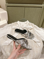 CAGOLE FLAT SANDALS IN SILVER WAX-OIL SHEEPSKIN