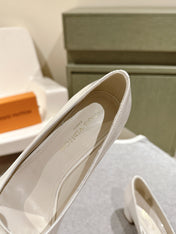 SWING HIGH PUMP 55 MM IN WHITE PATENT CALFSKIN