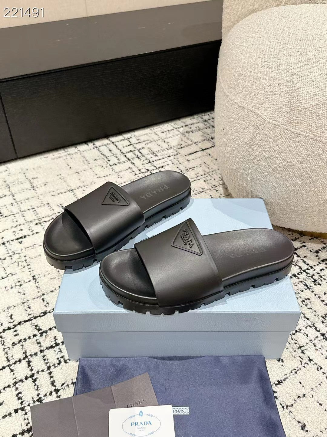 PRADA 25S RUBBER SLIDE IN CHARCOAL CALFSKIN WITH LOGO