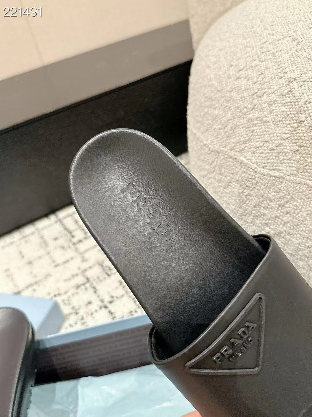 PRADA 25S RUBBER SLIDE IN CHARCOAL CALFSKIN WITH LOGO