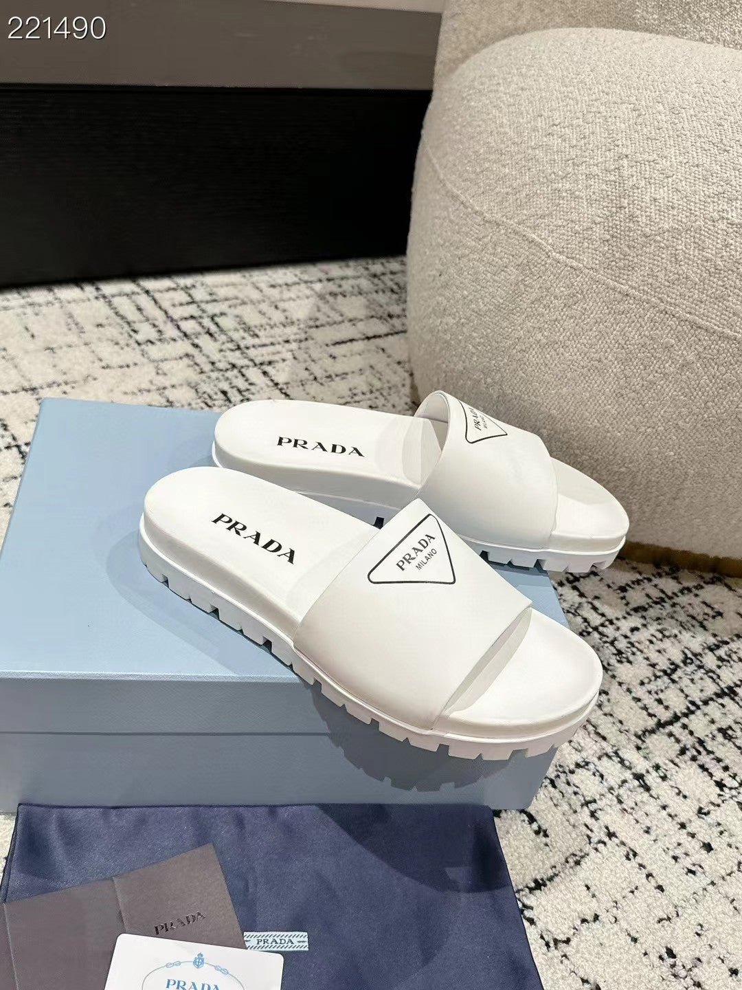 PRADA 25S RUBBER SLIDE IN WHITE CALFSKIN WITH LOGO