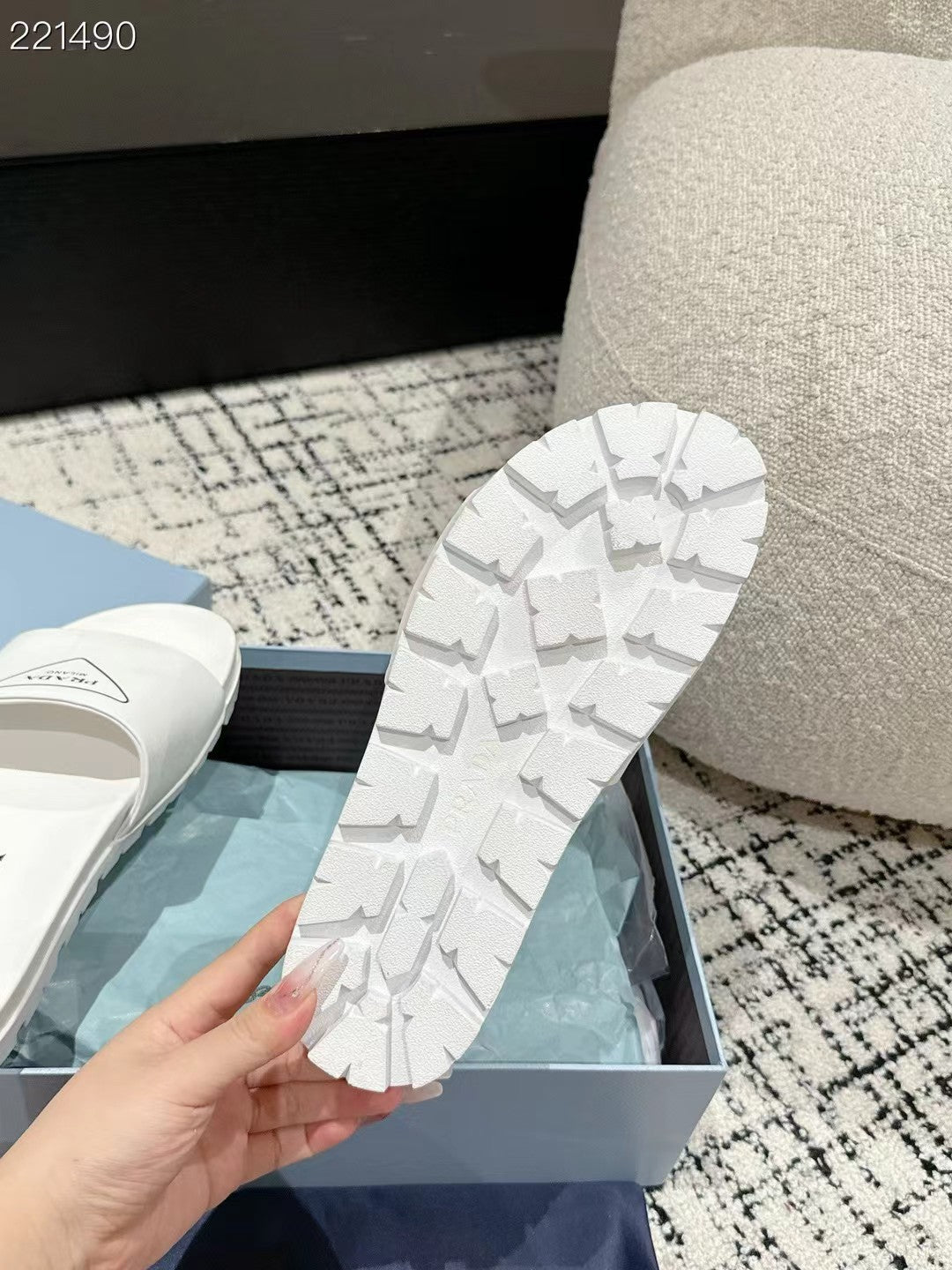 PRADA 25S RUBBER SLIDE IN WHITE CALFSKIN WITH LOGO