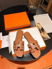 0RAN SANDAL Calfskin Sandstone