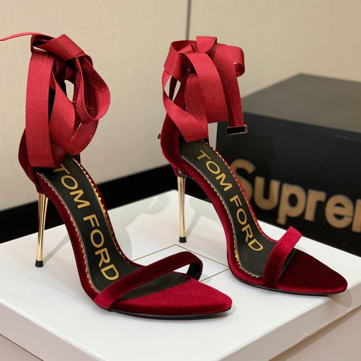 ANKLE SANDAL 10 CM IN CRIMSON RED VELVET AND SILK